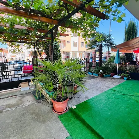 Desi House 403 * نيسيبار