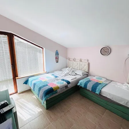 Desi House 403 * نيسيبار