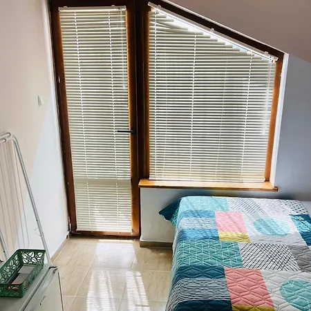Desi House 403 *